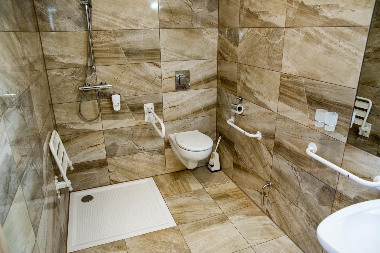 Hotel Pod Szyszkami Kozmin Bagian luar foto
