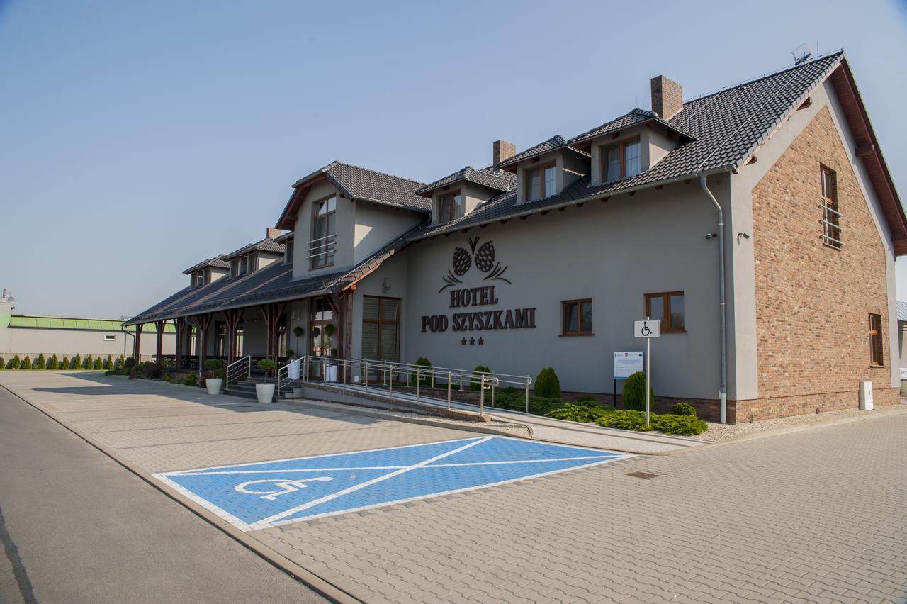 Hotel Pod Szyszkami Kozmin Bagian luar foto