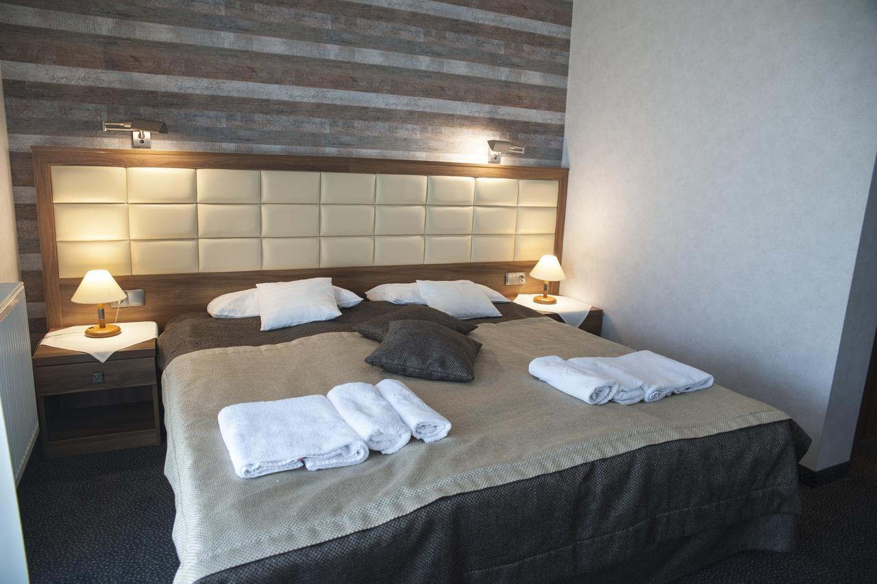 Hotel Pod Szyszkami Kozmin Bagian luar foto